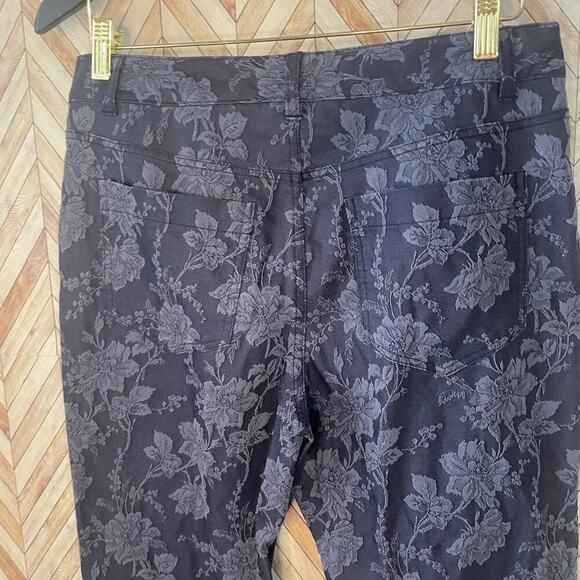Style & Co Floral‎ Blue Textured Wash Tapered Jeans Women's Size 8 - Picture 6 of 7
